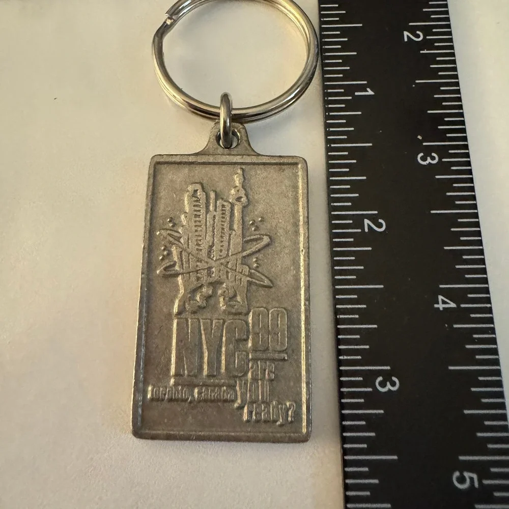 Vintage NYC‎ 99 Toronto Canada Keychain Solid Pewter Souvenir Keyring